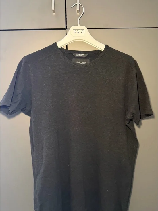 Wings + Horns Short Sleeve Crew Tee in Black - Picture 1 of 4